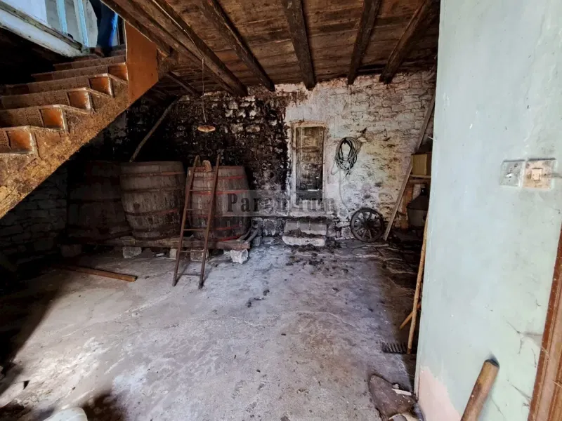 Vecchia casa in pietra da ristrutturare – 3