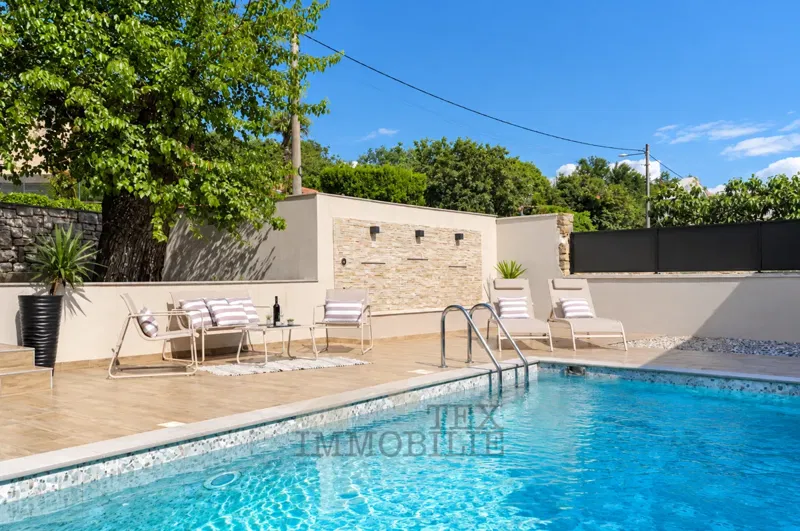 Casa indipendente in pietra con piscina – 2