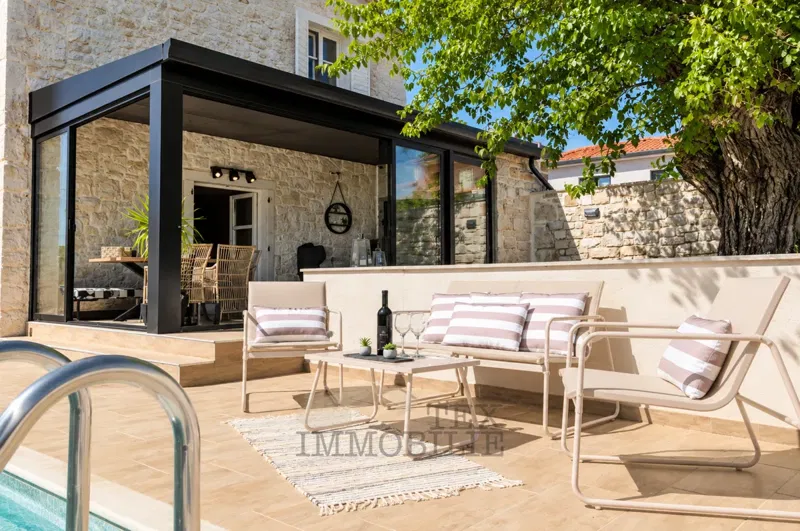 Casa indipendente in pietra con piscina – 3