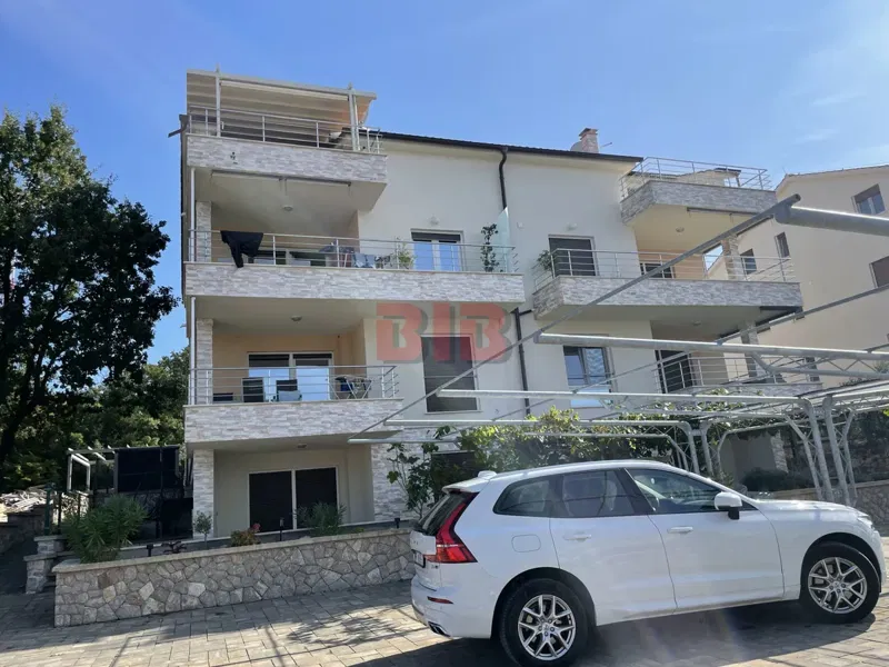 Apartment Njivice – 2